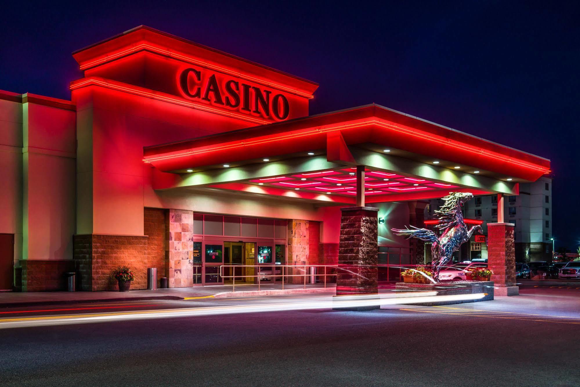 Deerfoot Inn And Casino YYC Exterior foto